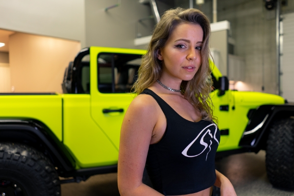 Sarah aka Sen.Cityy with Neon Gladiator